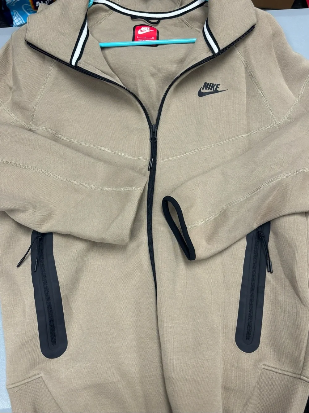 Nike Tech Fleece Windrunner Hoodie Men’s Small Khaki Black FB7921-247